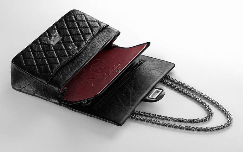 Chanel-Reissue-255-Flap-Bag-Interior