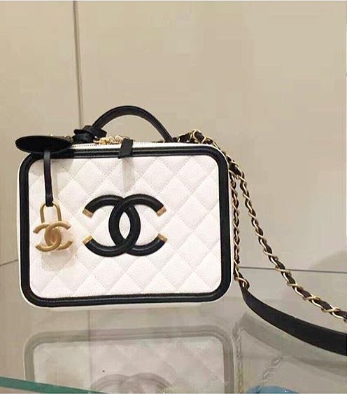 Chanel CC Filigree Vanity Case Bag Might Return For Spring Summer 2017 Collection